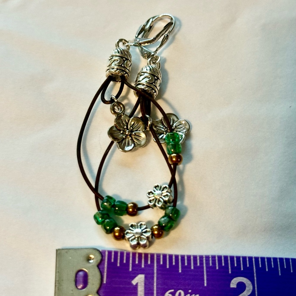 NEW Boho Silver and Green Floral Beaded Dangle Earrings - Picture 3 of 3